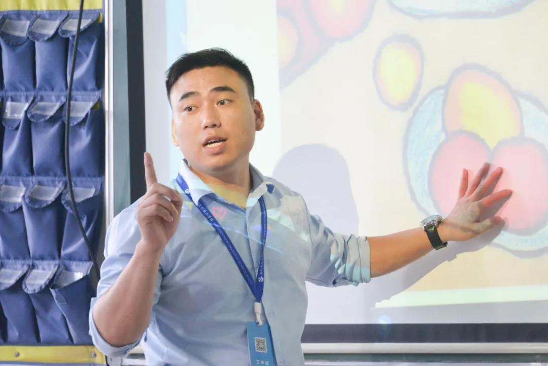 “我们喜欢他，可不只是因为他课上得好......”