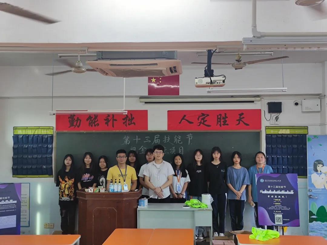 冒昧问一下，“数钱”数到手抽筋是一种什么样的体验？