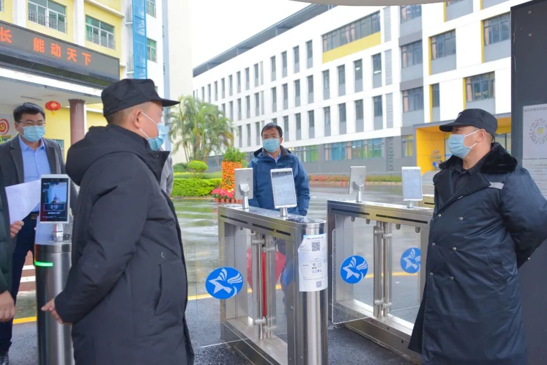 我校开展返校疫情防控应急处置演练