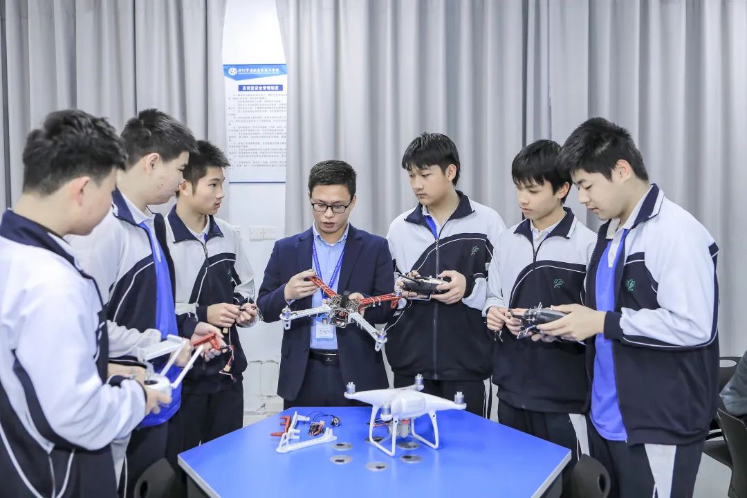 提问~谁才是携创最会“玩”无人机的人？