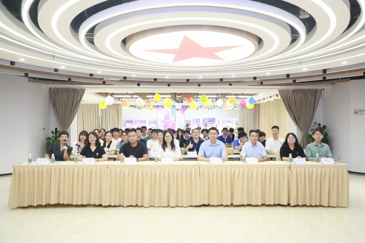 走出校门！深圳携创高技文化创意学院高技学生学业成果展在街道办隆重开展