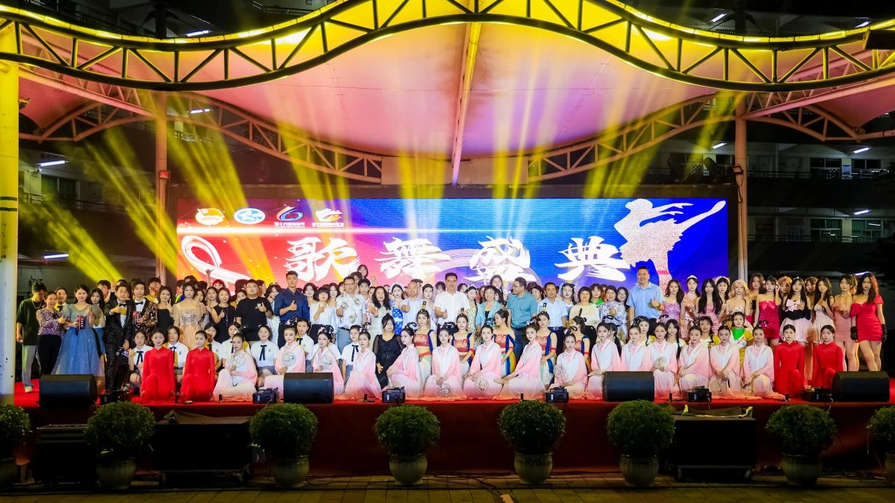 “携小创”首次亮相！深圳市携创高级技工学校第十届校园文化节&第十六届技能节颁奖典礼暨歌舞盛典晚会隆重举行
