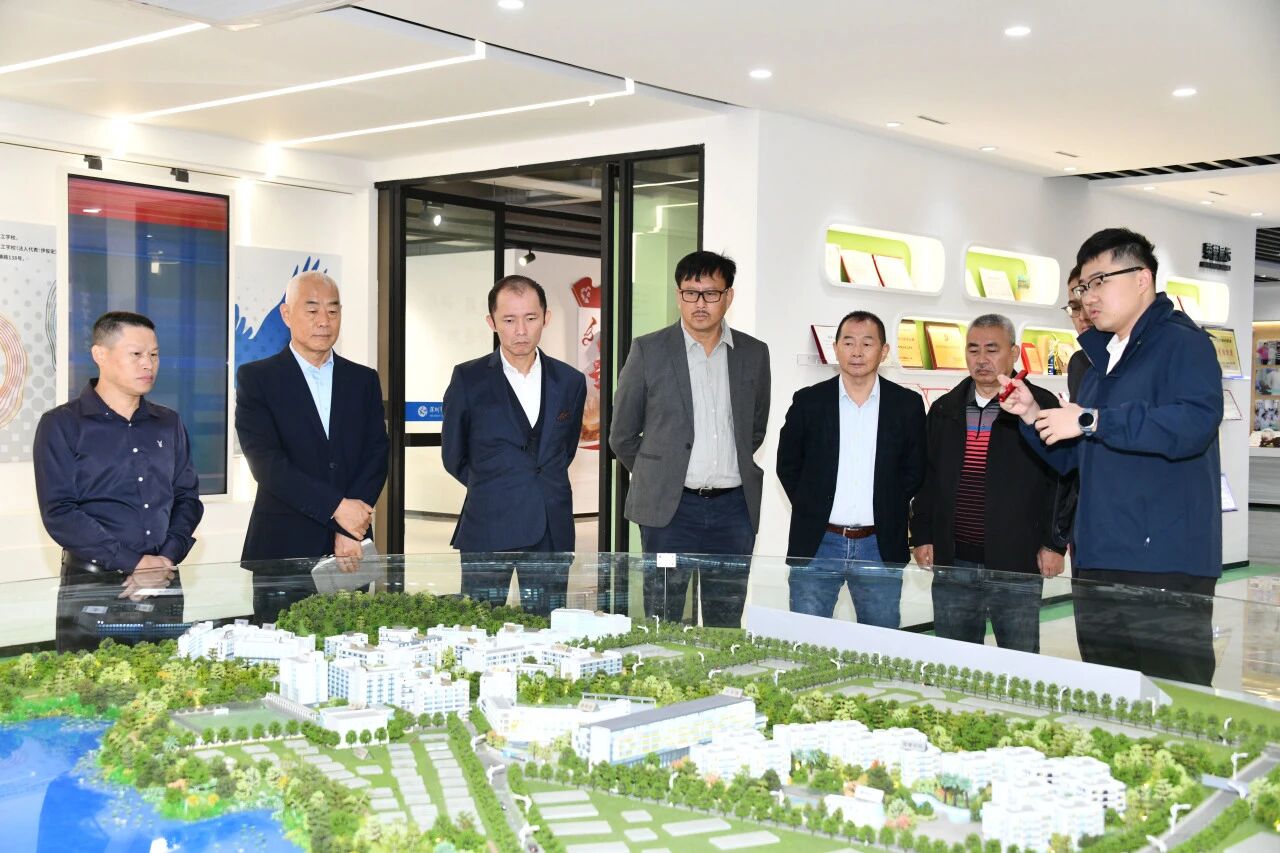 新能源产业总会代表团到访深圳市携创高级技工学校，共商深港技能人才培养新路径